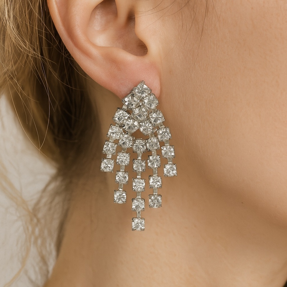 Vintage Rhinestone Earrings pierced Dangle 1.5” long